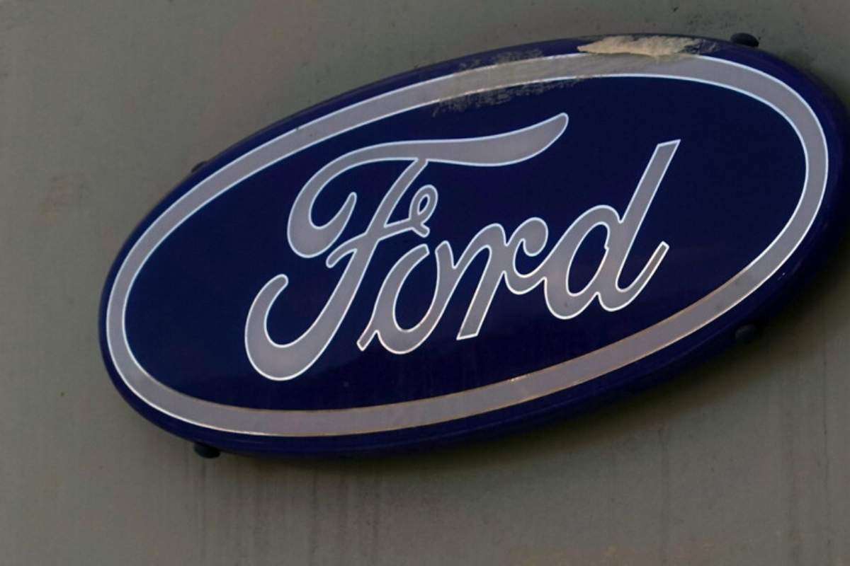 Ford, sospensione immediata