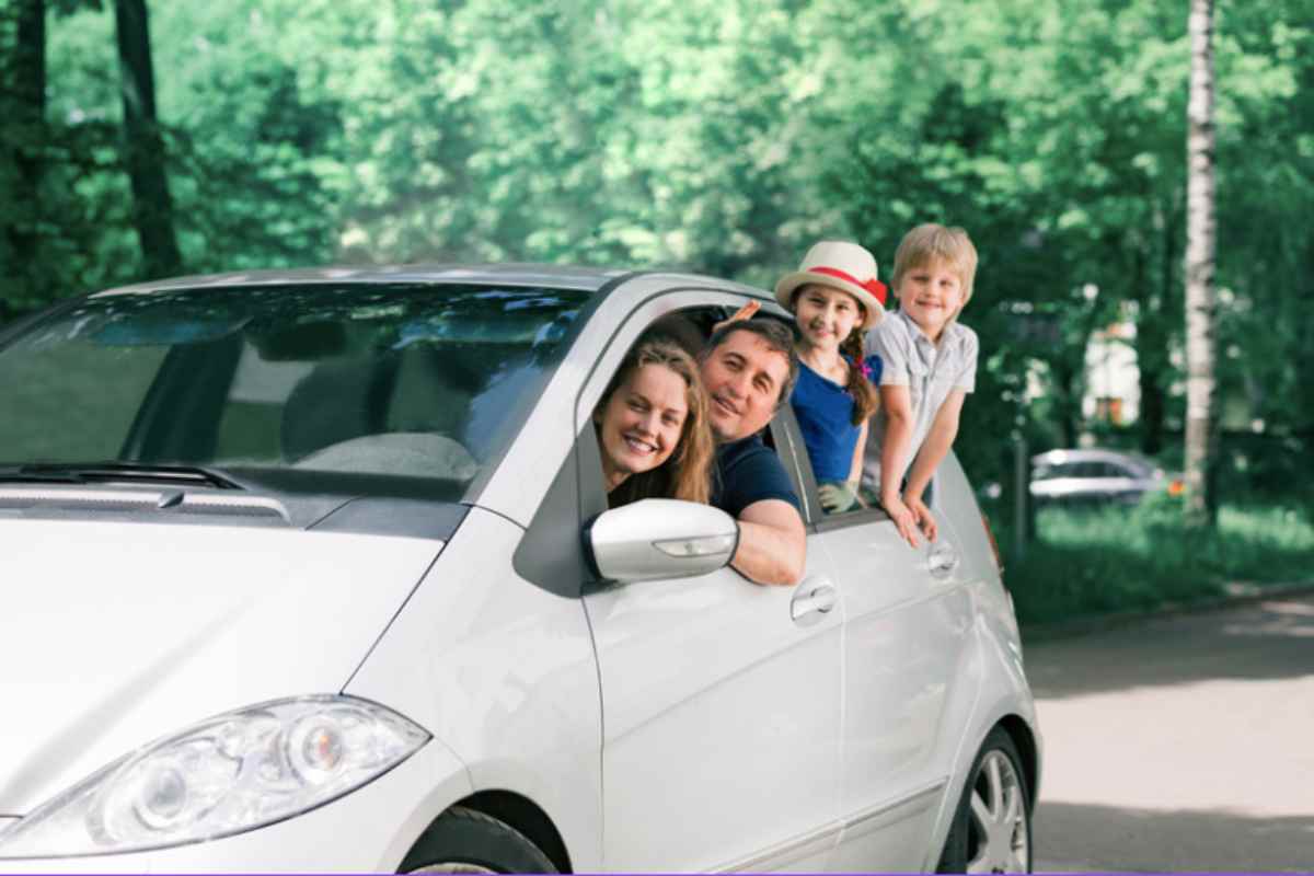 famiglia in auto importante la sicurezza