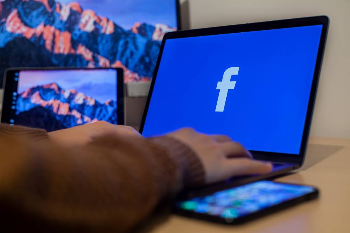 cambiare dati Facebook senza perdere il profilo