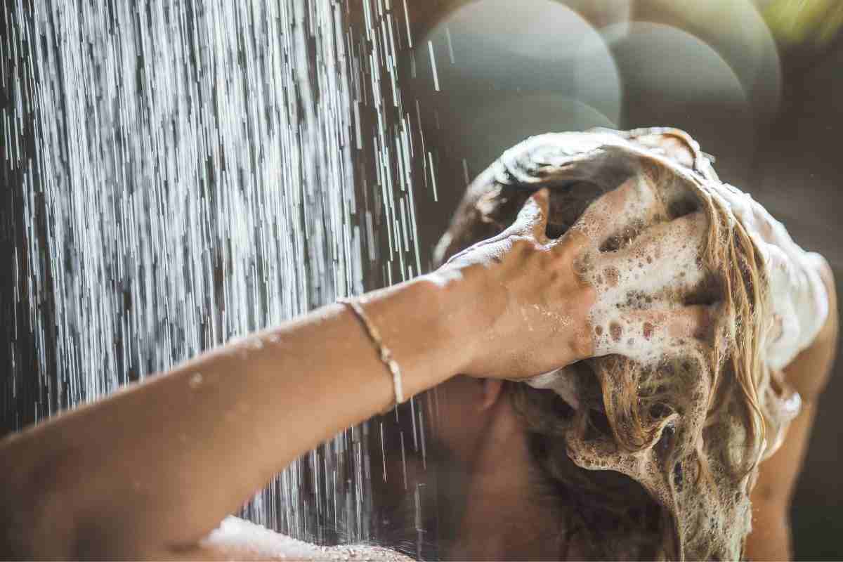 frequenza ideale per lavare i capelli 
